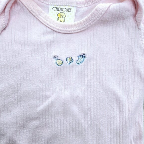3 For 10 ✨️😍 Vintage Cherokee Newborn Onesie – Pink - Picture 3 of 6